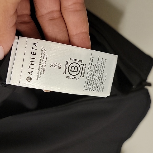 Athleta Interval Jacket With Powermove Fabric. NWT. Black XL Removable Hood - Picture 14 of 15